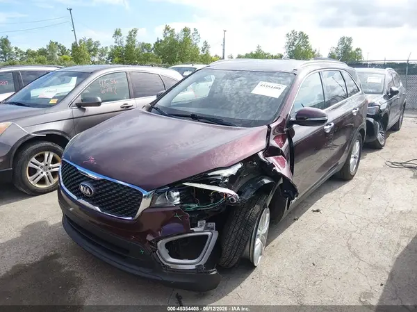 5XYPGDA32JG402155 2018 KIA SORENTO - Image 2