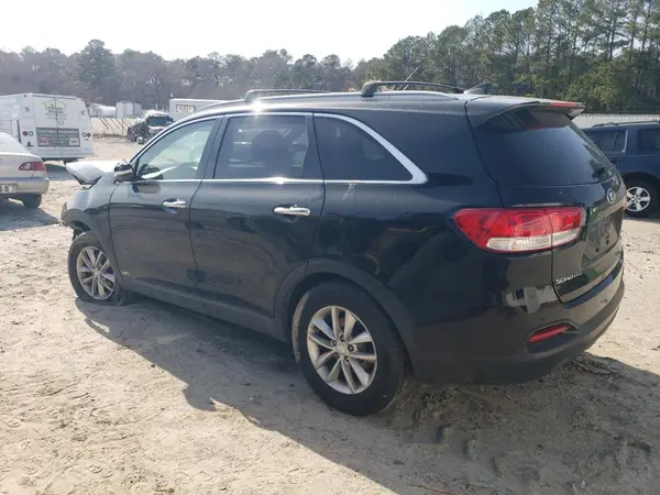 5XYPGDA32JG402611 2018 KIA SORENTO - Image 2