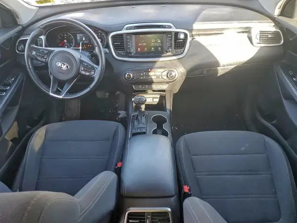 5XYPGDA32JG405797 2018 KIA SORENTO - Image 8