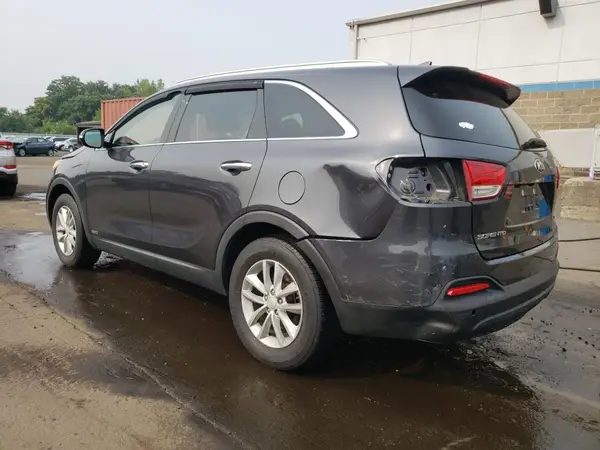 5XYPGDA32JG407890 2018 KIA SORENTO - Image 2