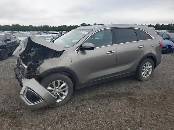5XYPGDA32JG408716 2018 KIA SORENTO - Image 1