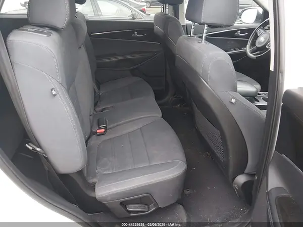 5XYPGDA32JG415939 2018 KIA SORENTO - Image 8