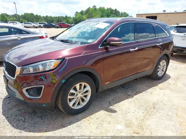 5XYPGDA32JG429159 2018 KIA SORENTO - Image 2