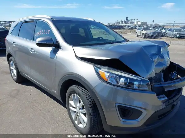 5XYPGDA32JG431719 2018 KIA SORENTO - Image 1