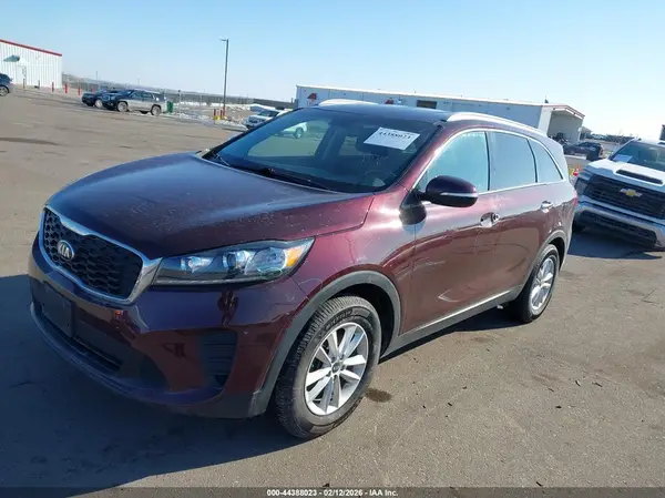 5XYPGDA32KG433438 2019 KIA SORENTO - Image 2