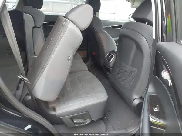 5XYPGDA32KG435691 2019 KIA SORENTO - Image 8