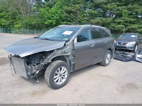 5XYPGDA32KG436131 2019 KIA SORENTO - Image 2