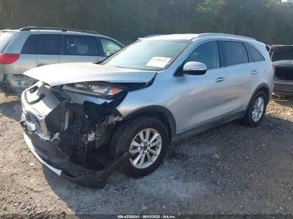 5XYPGDA32KG439305 2019 KIA SORENTO - Image 2