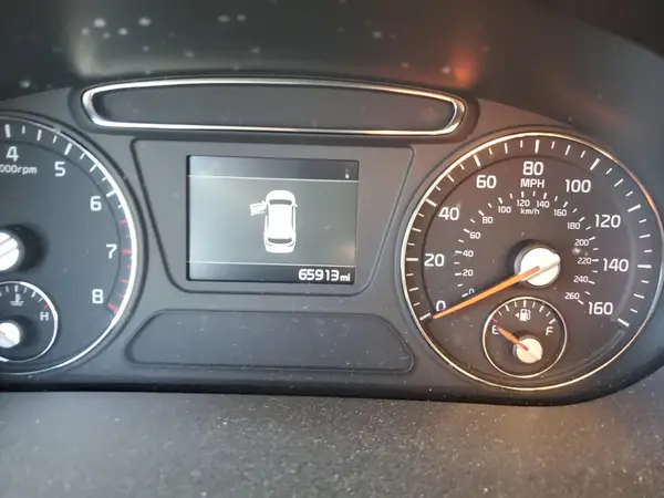 5XYPGDA32KG453060 2019 KIA SORENTO - Image 8