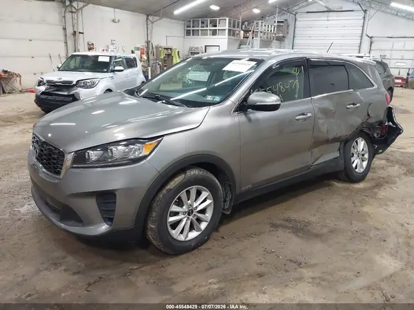 5XYPGDA32KG463393 2019 KIA SORENTO - Image 2
