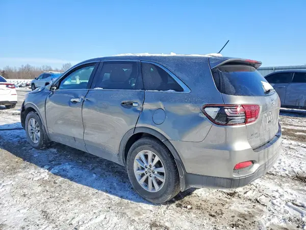 5XYPGDA32KG465418 2019 KIA SORENTO - Image 2