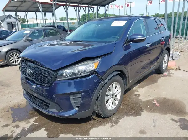 5XYPGDA32KG465662 2019 KIA SORENTO - Image 2