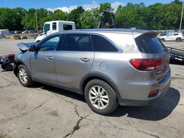 5XYPGDA32KG478962 2019 KIA SORENTO - Image 2