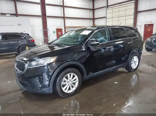 5XYPGDA32KG499231 2019 KIA SORENTO - Image 2