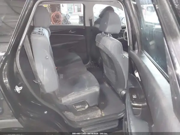 5XYPGDA32KG499231 2019 KIA SORENTO - Image 8