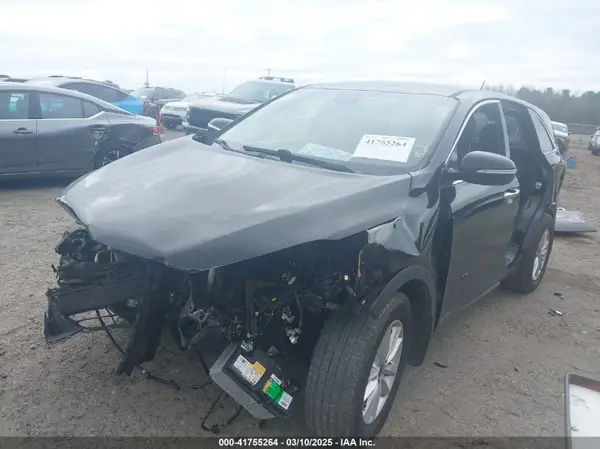 5XYPGDA32KG501382 2019 KIA SORENTO - Image 2