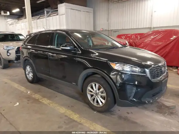 5XYPGDA32KG506565 2019 KIA SORENTO - Image 1