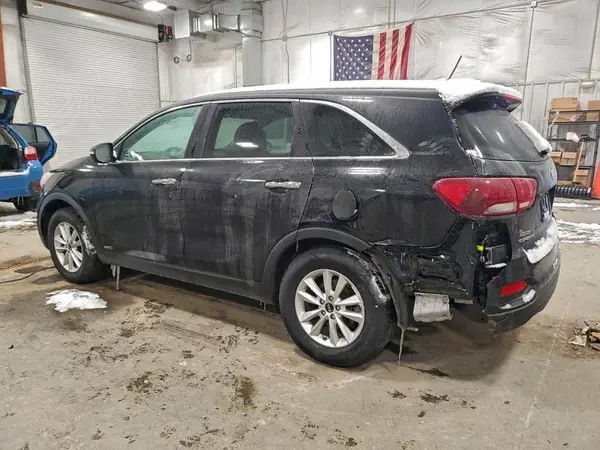 5XYPGDA32KG527285 2019 KIA SORENTO - Image 2