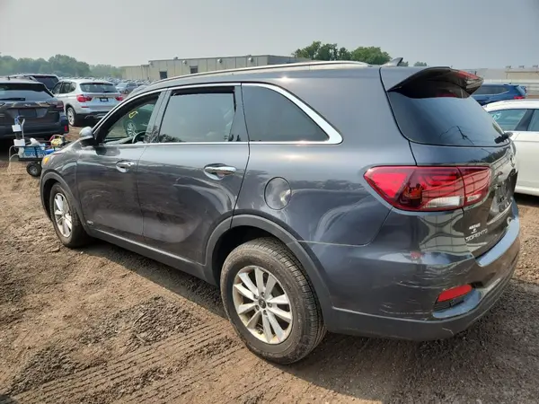 5XYPGDA32KG535385 2019 KIA SORENTO - Image 2
