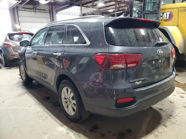 5XYPGDA32KG539257 2019 KIA SORENTO - Image 2