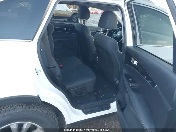5XYPGDA32KG540313 2019 KIA SORENTO - Image 8