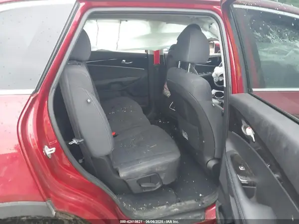 5XYPGDA32KG541168 2019 KIA SORENTO - Image 8