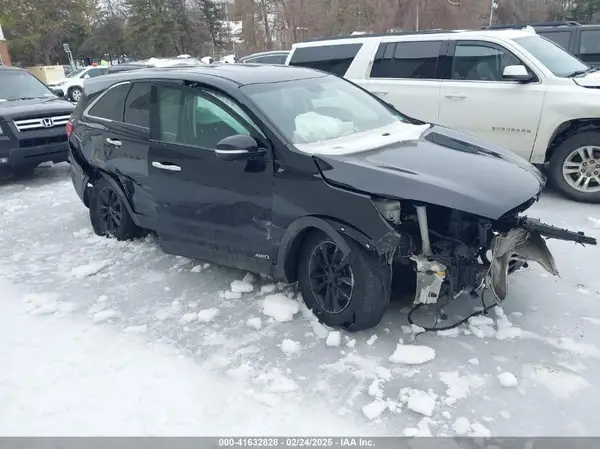 5XYPGDA32KG543132 2019 KIA SORENTO - Image 1