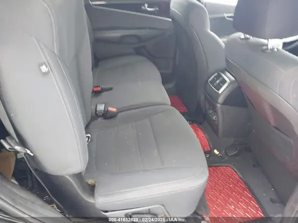 5XYPGDA32KG543132 2019 KIA SORENTO - Image 8