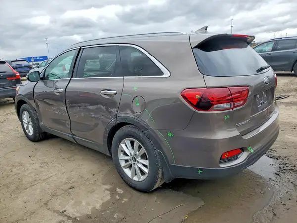 5XYPGDA32KG552199 2019 KIA SORENTO - Image 2