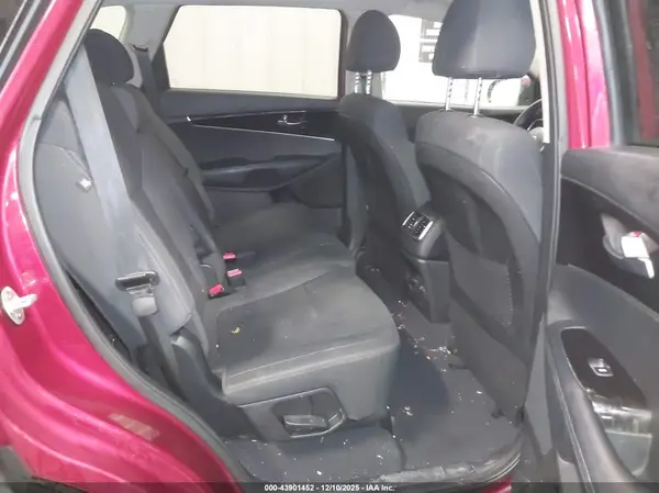 5XYPGDA32KG552722 2019 KIA SORENTO - Image 8