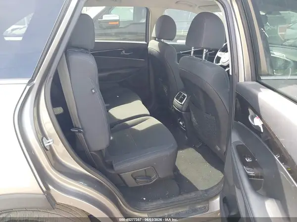 5XYPGDA32KG552879 2019 KIA SORENTO - Image 8