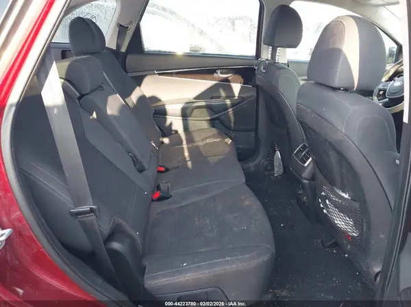 5XYPGDA32KG553370 2019 KIA SORENTO - Image 8