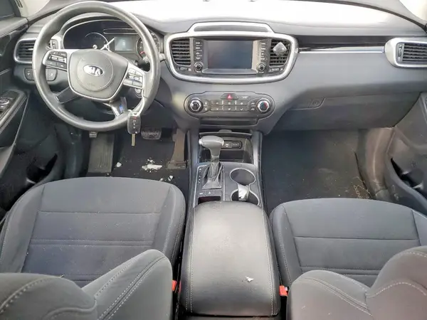 5XYPGDA32KG565759 2019 KIA SORENTO - Image 8