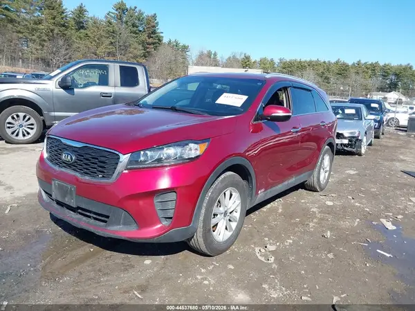 5XYPGDA32KG565955 2019 KIA SORENTO - Image 2