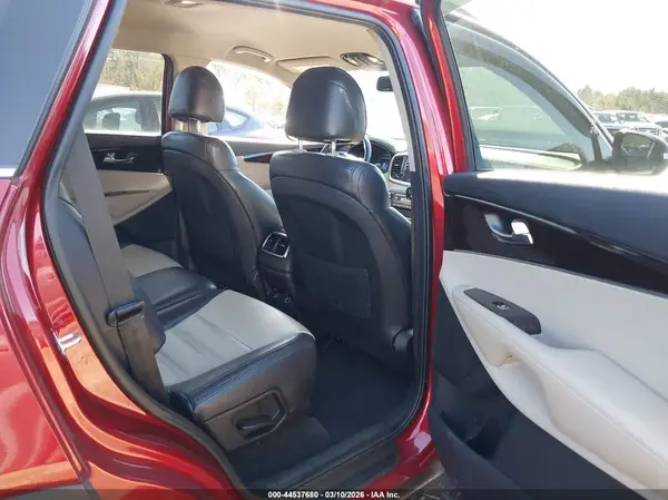 5XYPGDA32KG565955 2019 KIA SORENTO - Image 8