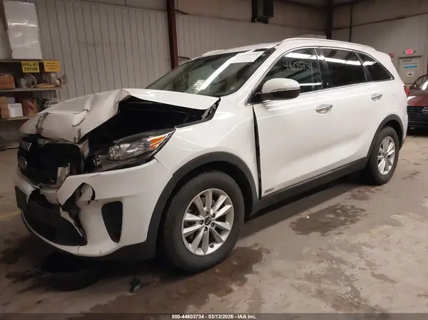 5XYPGDA32KG569097 2019 KIA SORENTO - Image 2