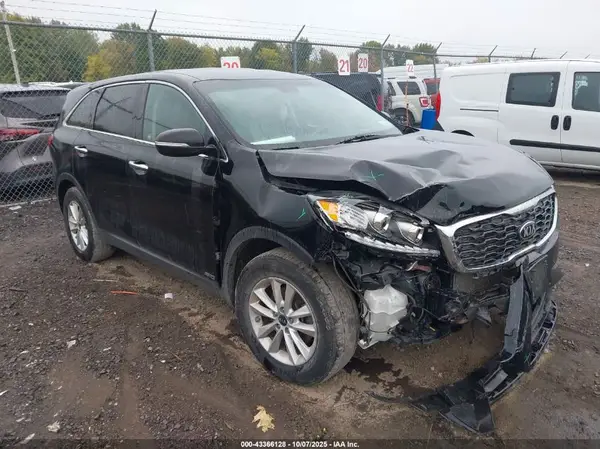 5XYPGDA32KG570489 2019 KIA SORENTO - Image 1