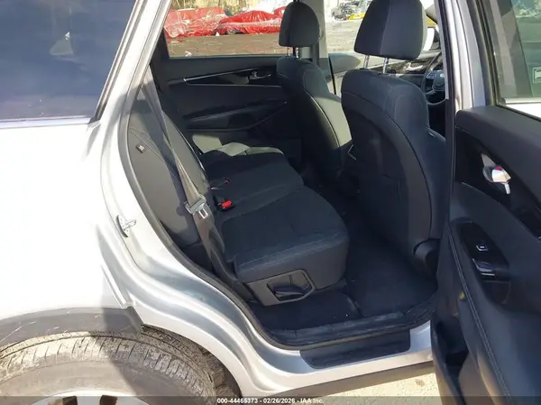 5XYPGDA32KG573974 2019 KIA SORENTO - Image 8