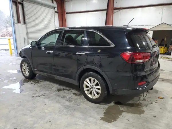 5XYPGDA32KG576681 2019 KIA SORENTO - Image 2