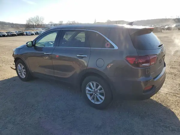 5XYPGDA32KG590273 2019 KIA SORENTO - Image 2