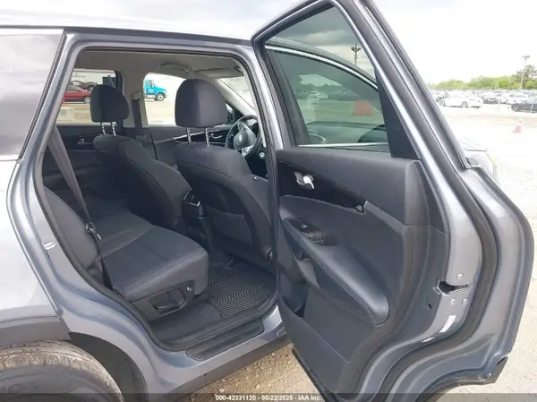 5XYPGDA32LG624388 2020 KIA SORENTO - Image 8