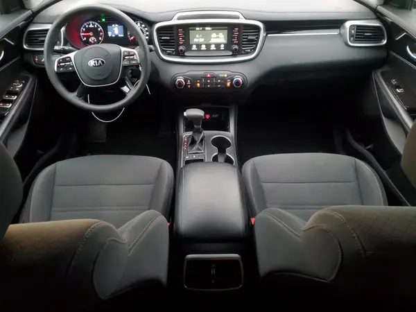 5XYPGDA32LG650957 2020 KIA SORENTO - Image 8