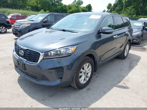 5XYPGDA32LG661165 2020 KIA SORENTO - Image 2