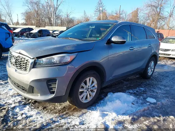 5XYPGDA32LG675633 2020 KIA SORENTO - Image 2