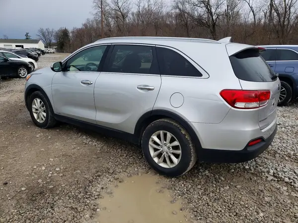 5XYPGDA33GG001500 2016 KIA SORENTO - Image 2