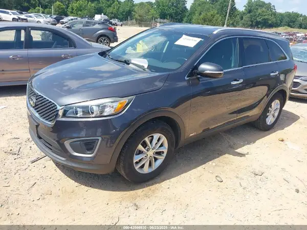 5XYPGDA33GG010018 2016 KIA SORENTO - Image 2