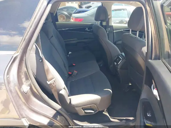 5XYPGDA33GG010018 2016 KIA SORENTO - Image 8