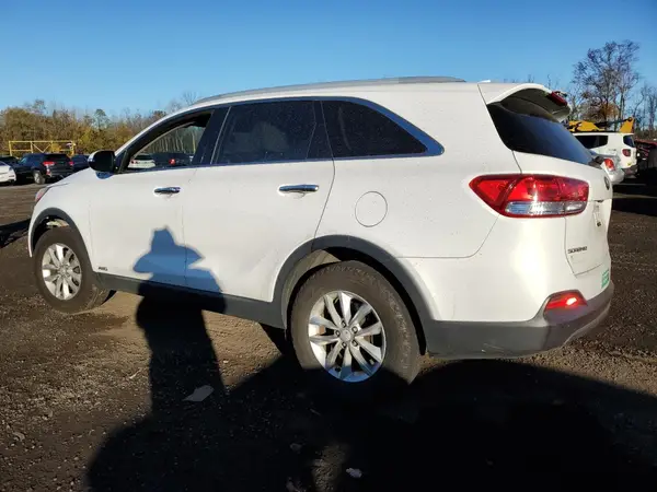 5XYPGDA33GG016143 2016 KIA SORENTO - Image 2
