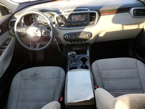 5XYPGDA33GG016143 2016 KIA SORENTO - Image 8