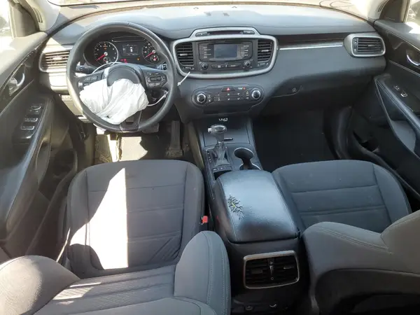 5XYPGDA33GG016482 2016 KIA SORENTO - Image 8